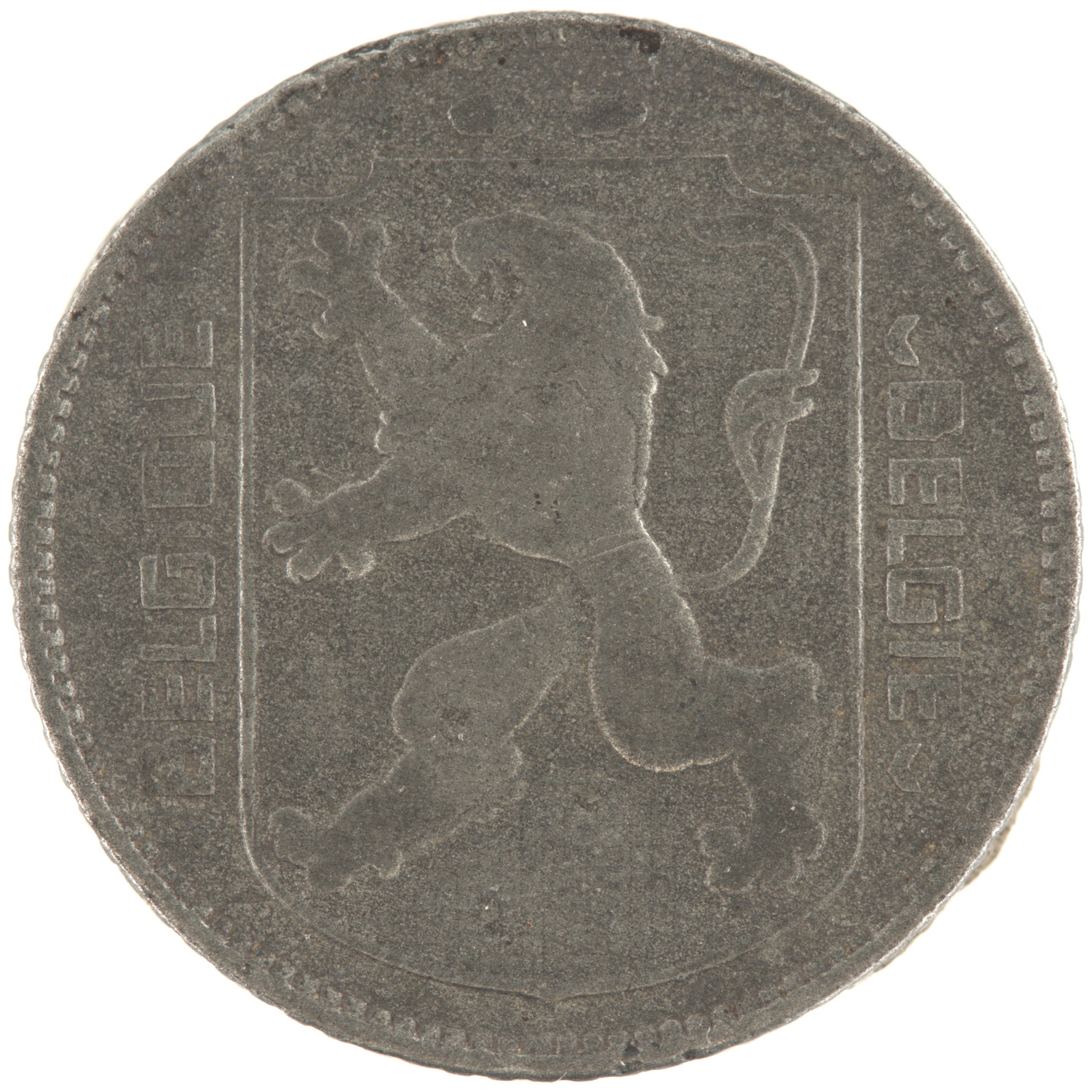 Belgique - Pièce 1 Franc (ou 1 Frank) 1942 zinc - Ecu belge / Monogramme de Léopold III, nom du pays émetteur en français à gauche – Image 2